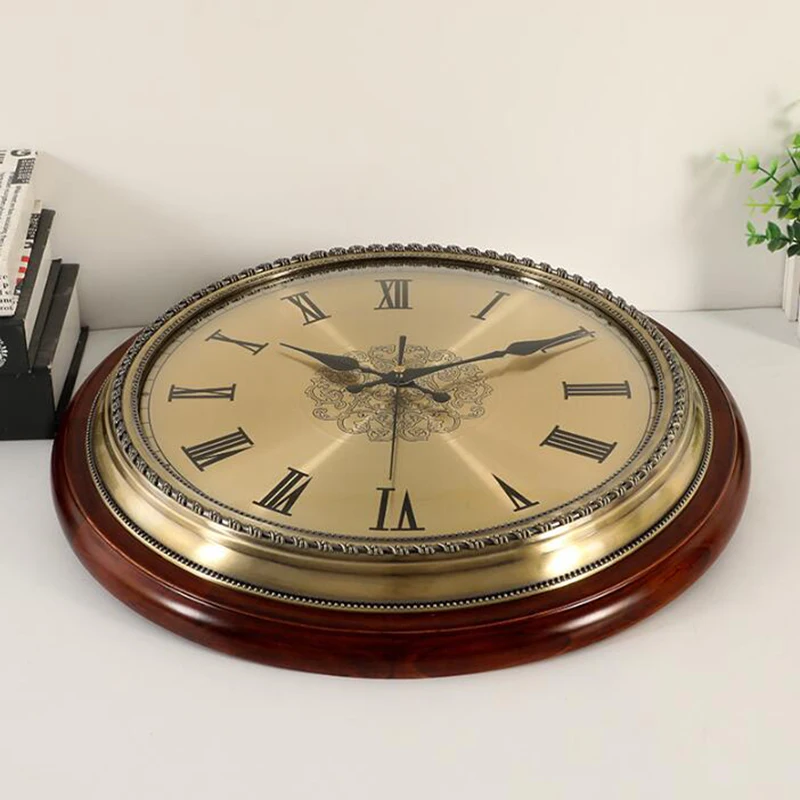 Orologio da Parete Classico in Legno - Silenzioso, Rotondo e Vintage, Ø 12” - immagine 2